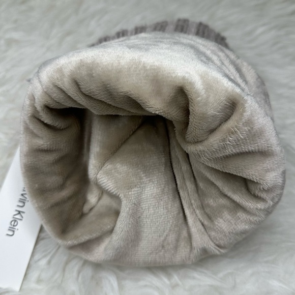 NWT Calvin Klein Women’s Basket Stitch Hat - Picture 3 of 7